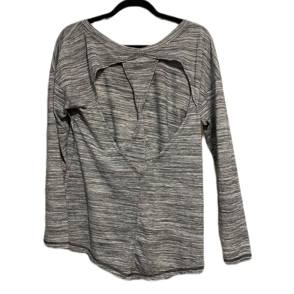 Zella Twist Back Cut Out Space Gray Long Sleeve Athleisure Top Size Small - Picture 11 of 12